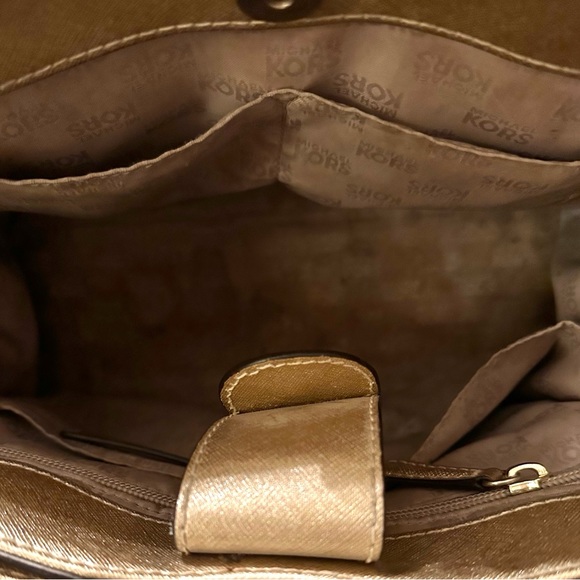 Women Michael Kors Metallic Gold Medium Tote Crossbody Purse - Picture 7 of 7